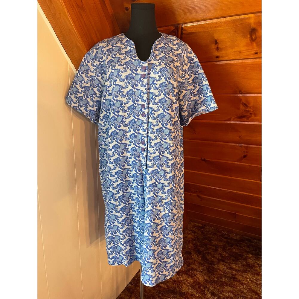 Vintage 70s Blue and White Printed Short Sleeve Nightgown Sz XL